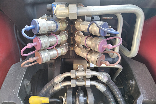 3 salidas hidráulicas traseras + 2 delanteras